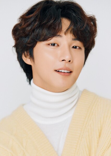 Yoon Shi-yoon photo
