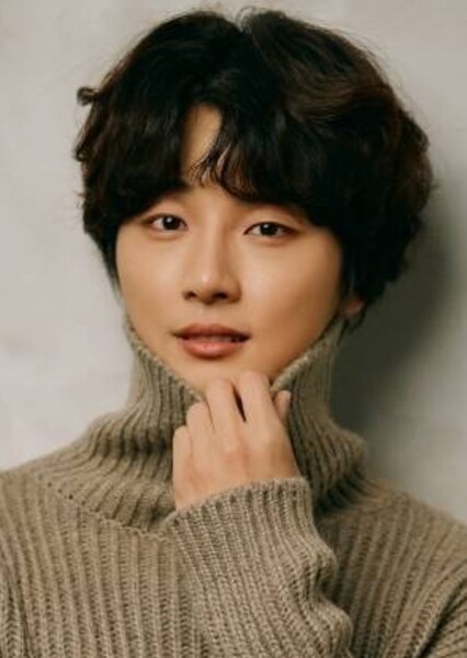 Yoon Shi-yoon photo