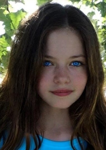Young Emma Reese photo