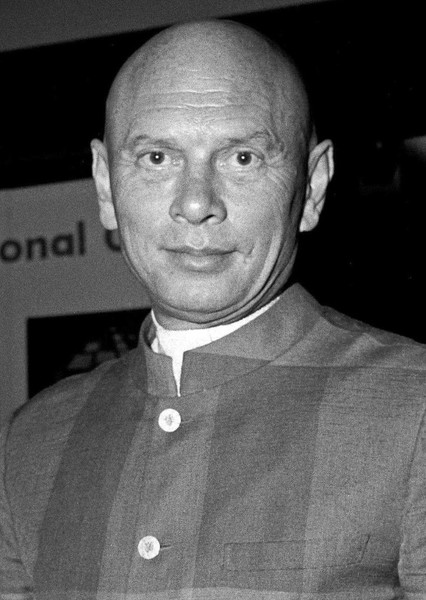 Yul Brynner photo
