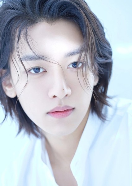 Yun (Han Seung Yun) photo