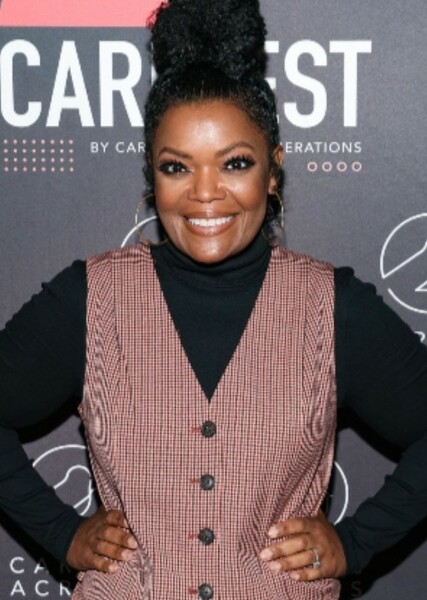 Yvette Nicole Brown photo
