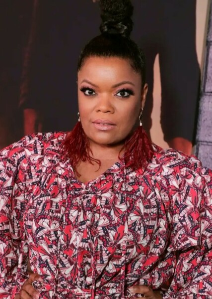 Yvette Nicole Brown photo