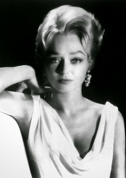 Yvette Vickers photo
