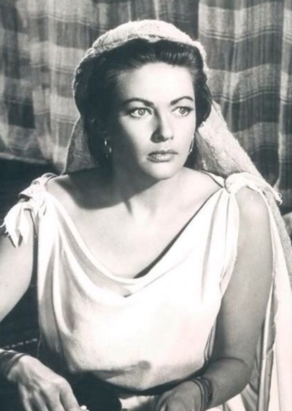 Yvonne De Carlo photo
