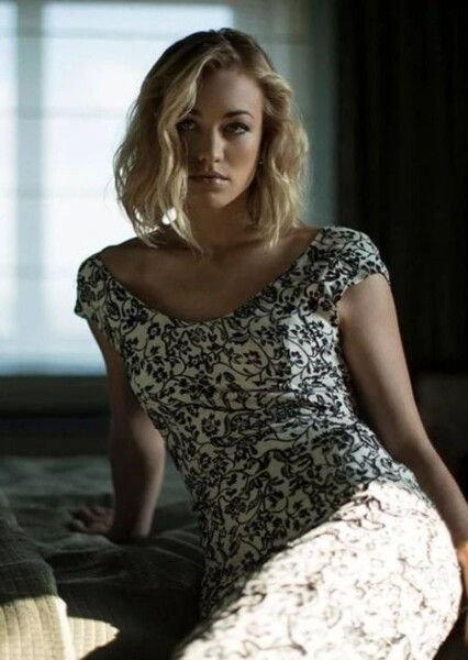 Yvonne Strahovski photo