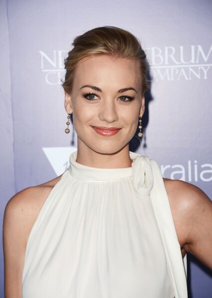 Yvonne Strahovski photo