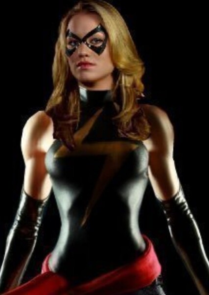 Yvonne Strahovski photo