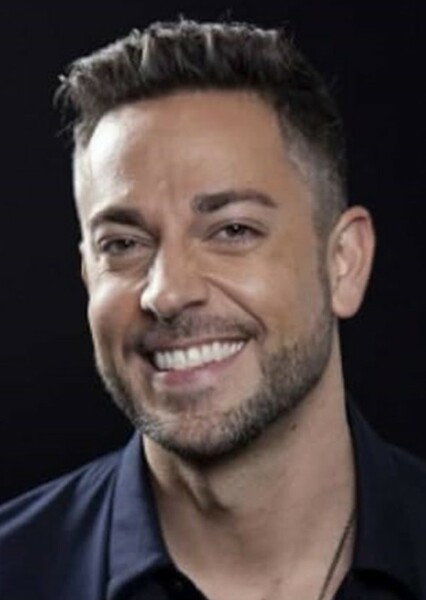 Zachary Levi photo