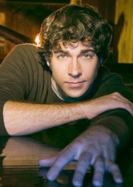 Zachary Levi photo