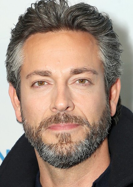 Zachary Levi photo