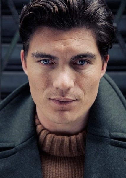 Zane Holtz photo
