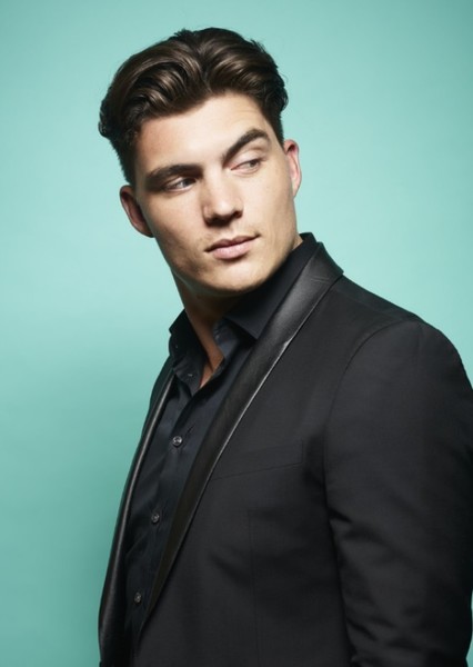 Zane Holtz photo