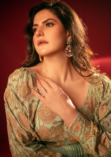 Zareen Khan photo