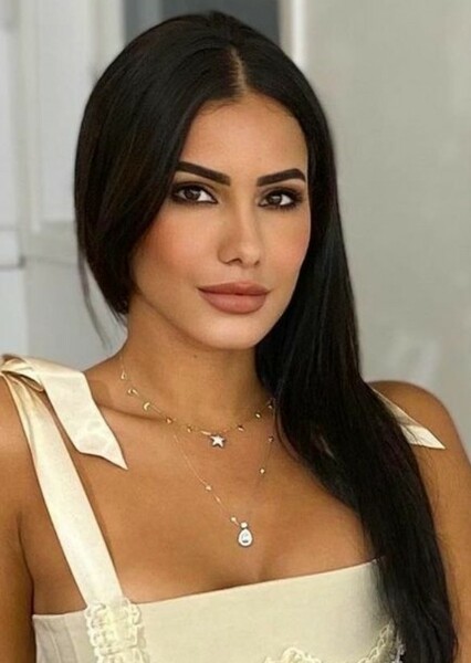 Zayneb Azzam photo