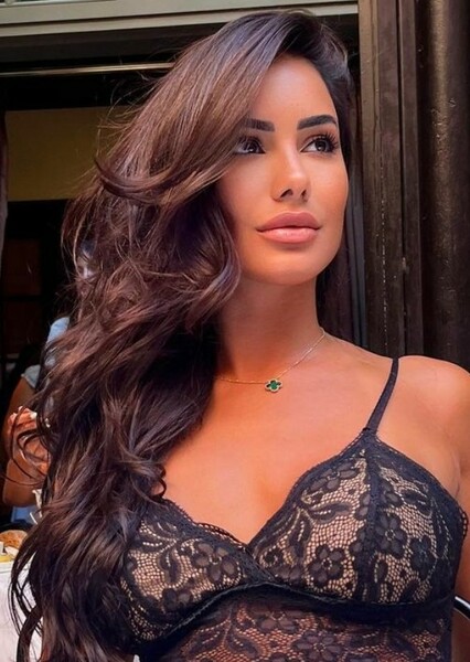 Zayneb Azzam photo