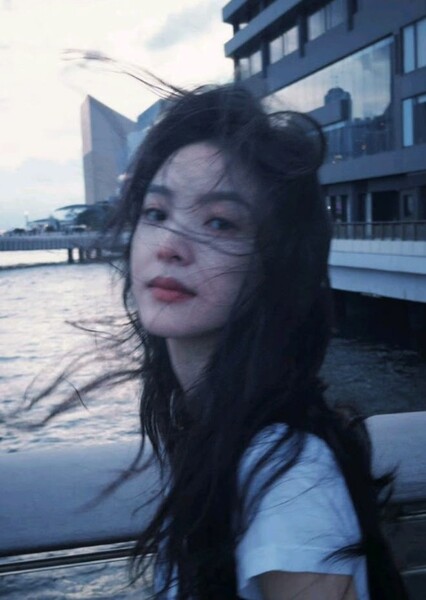 Zhang Ruonan photo