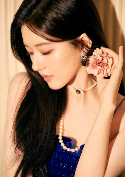 Zhao Lusi photo