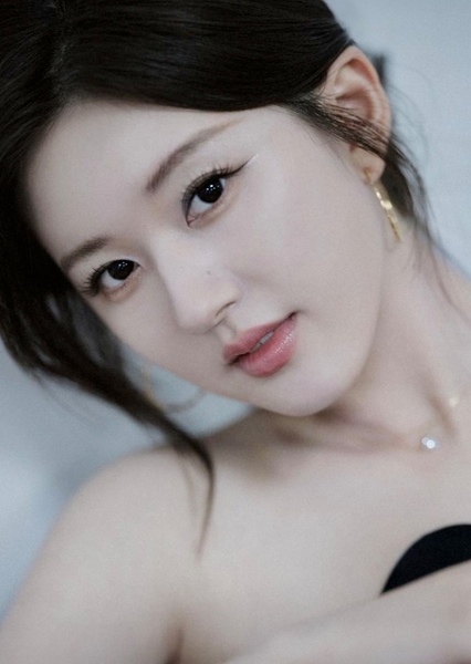 Zhao Lusi photo