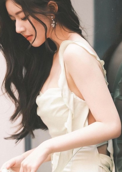 Zhao Lusi photo