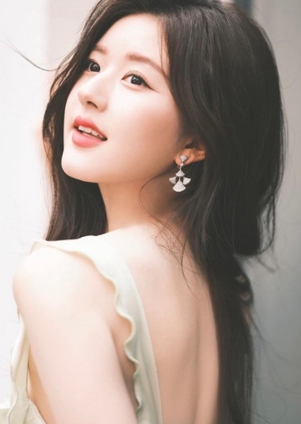 Zhao Lusi photo