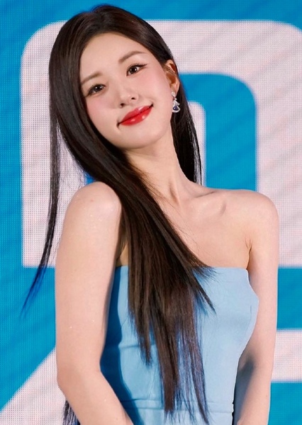 Zhao Lusi photo