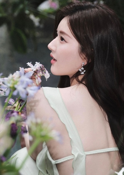 Zhao Lusi photo