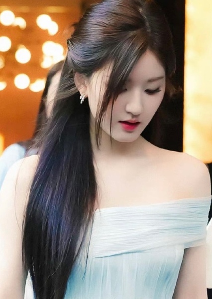 Zhao Lusi photo