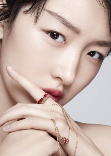 Zhou Dongyu photo