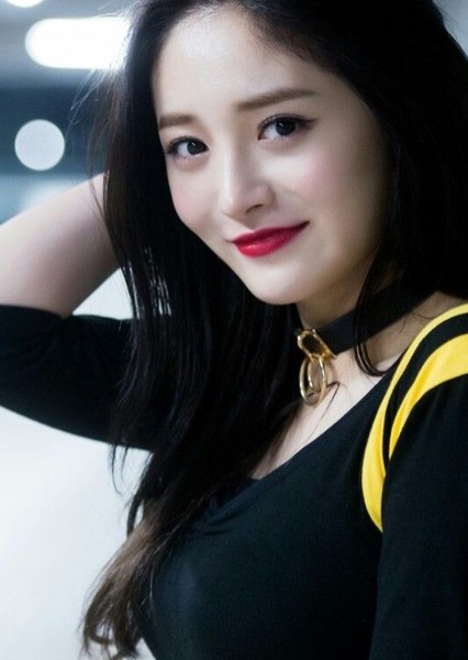 Zhou Jieqiong photo