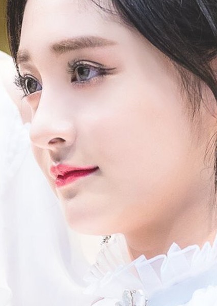 Zhou Jieqiong photo