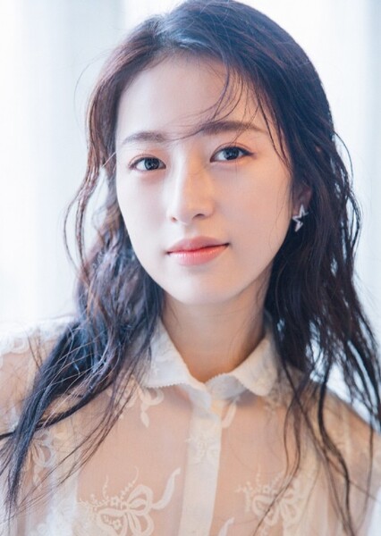 Zhou Yutong photo
