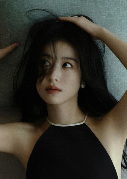 Zhou Yutong photo