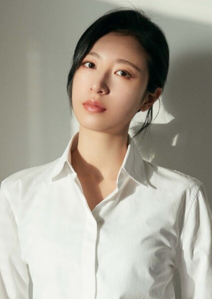 Zhou Yutong photo