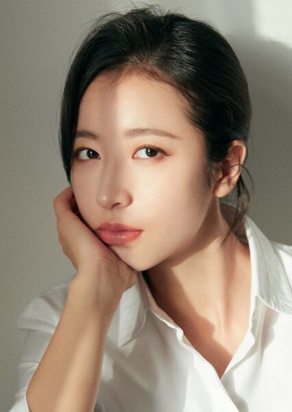 Zhou Yutong photo