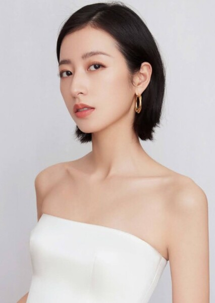 Zhou Yutong photo