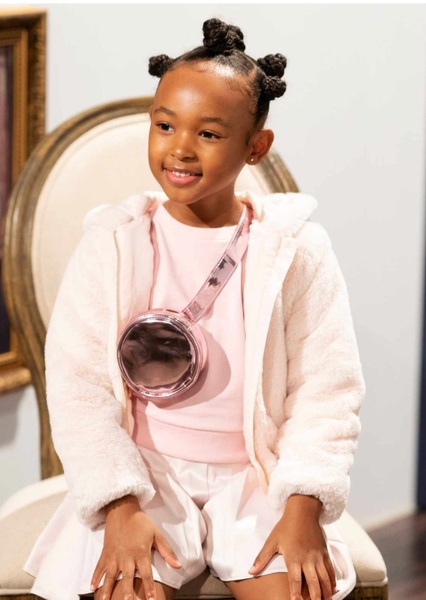 Zhuri James photo