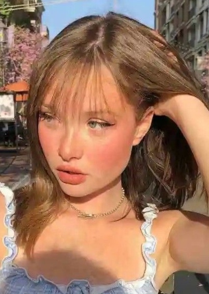 Zoe Colletti photo