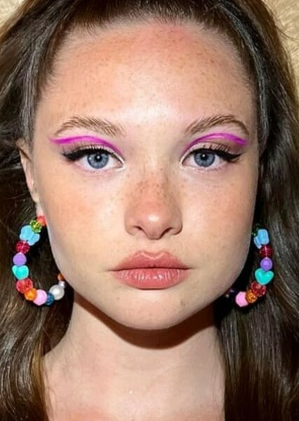 Zoe Colletti photo