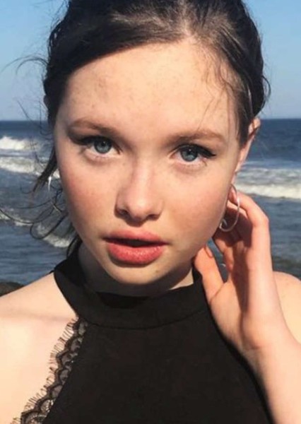 Zoe Colletti photo
