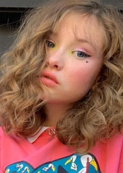 Zoe Colletti photo