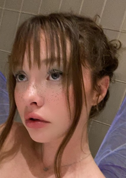 Zoe Colletti photo