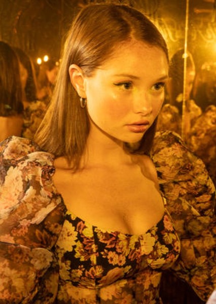 Zoe Colletti photo