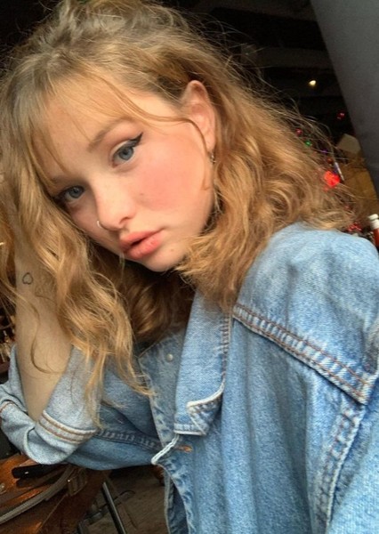 Zoe Colletti photo