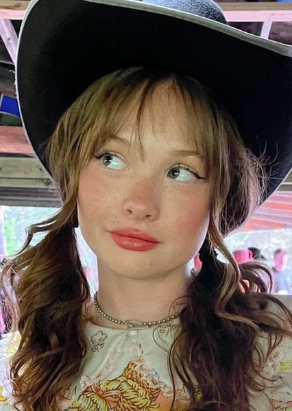 Zoe Colletti photo