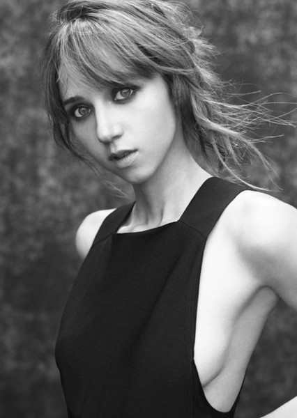 Zoe Kazan photo