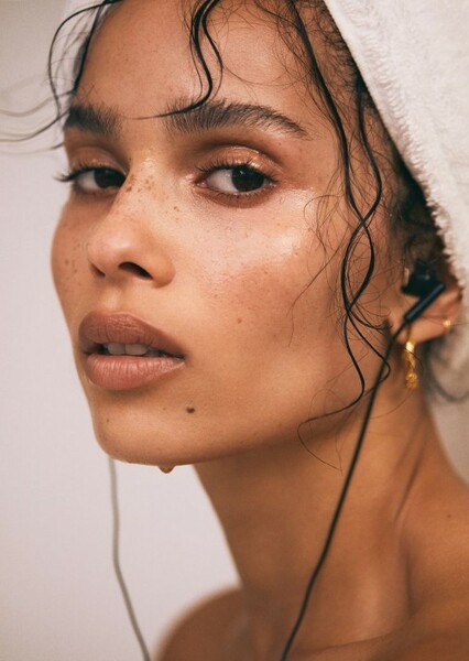 Zoë Kravitz photo