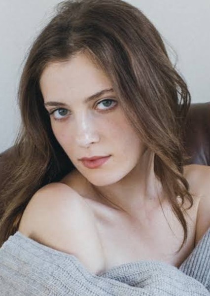 Zoe Levin photo