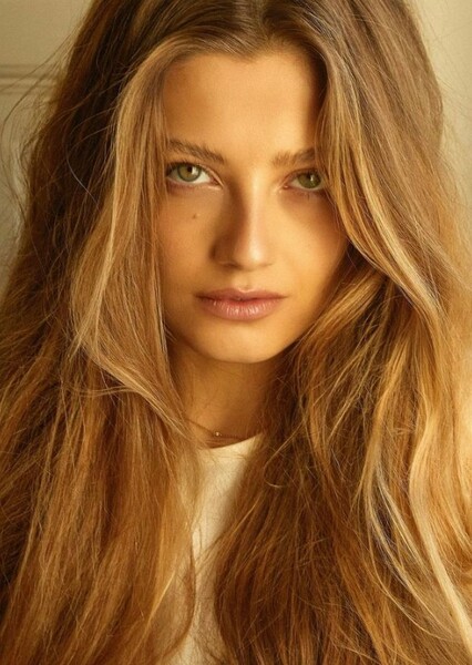 Zoë Pastelle Holthuizen photo