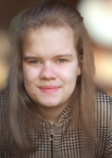 Zoe Szymon photo